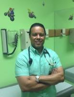 Clinica's Dr. Héctor Valencia image 2